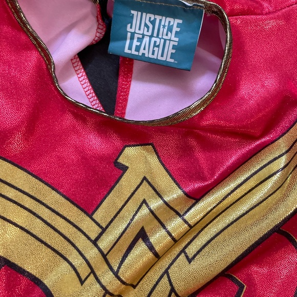 Justice League Wonder Woman Costume Deluxe Girls size Small - Picture 6 of 7